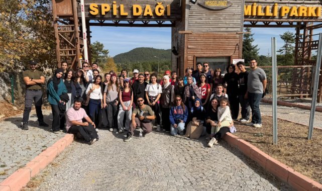 Spil Dağı’nın Zirvesine Fotoğraf Yolculuğu
