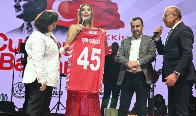 Turgutlu’da 29 Ekim Cumhuriyet Bayramı Işın Karaca konseri