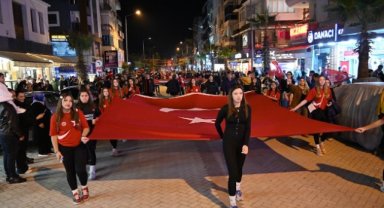 Turgutlu'da Cumhuriyet Bayramı Fener Alayı