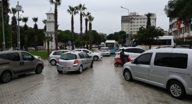 Turgutlu’da Trafik Çilesi Büyüyor! Kısa Mesafede 15 Dakika Bekleyiş