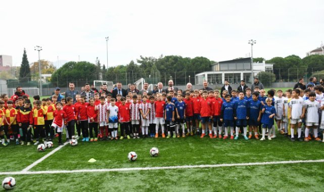 Yunusemre’de Cumhuriyet Coşkusu Futbol Sahasına Taşındı: 16 Takım Mücadele Etti