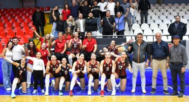 Yunusemre’nin Sultanları Altay Karşısında Güldü